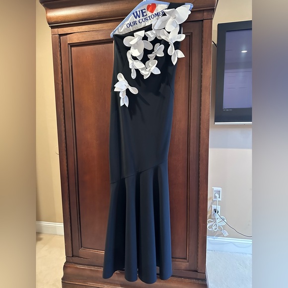 Frascara Black and White Floral Gown - Picture 8 of 10